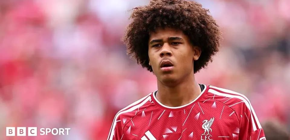 Player in Liverpool jersey before match