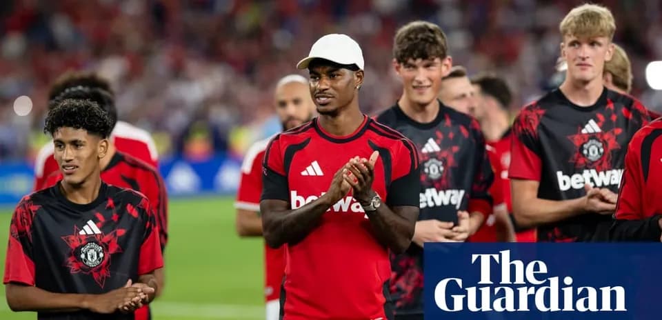 Players from Manchester United during pre-match ceremony
