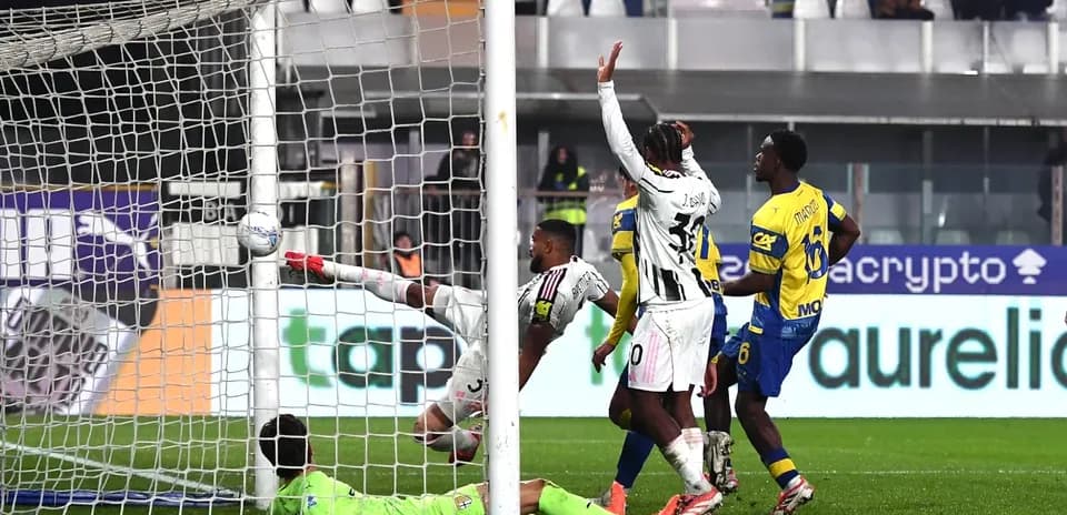 Goal attempt during Juventus vs Parma match