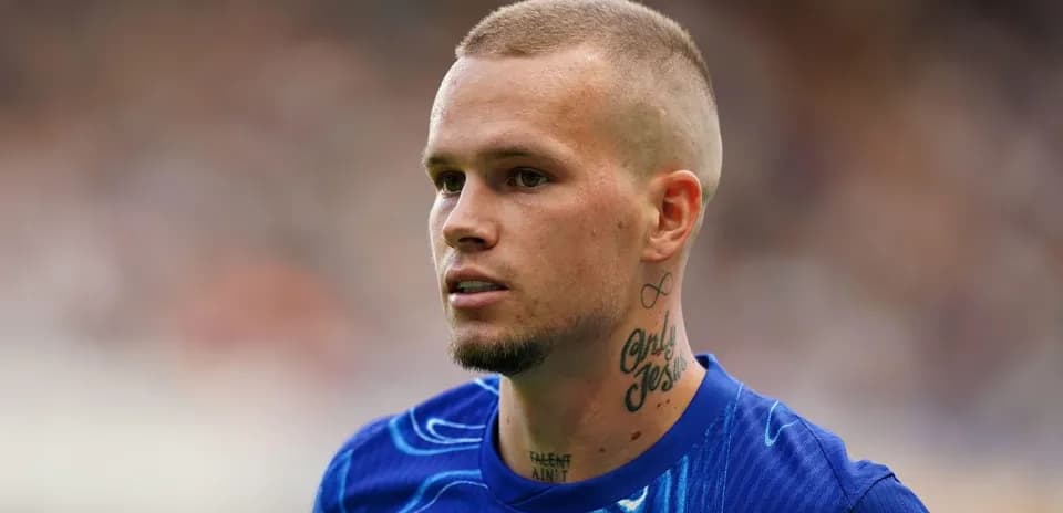 Player with tattoos during training session