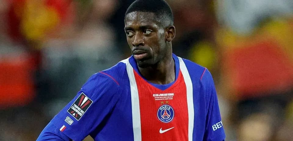 Player in PSG jersey during match action