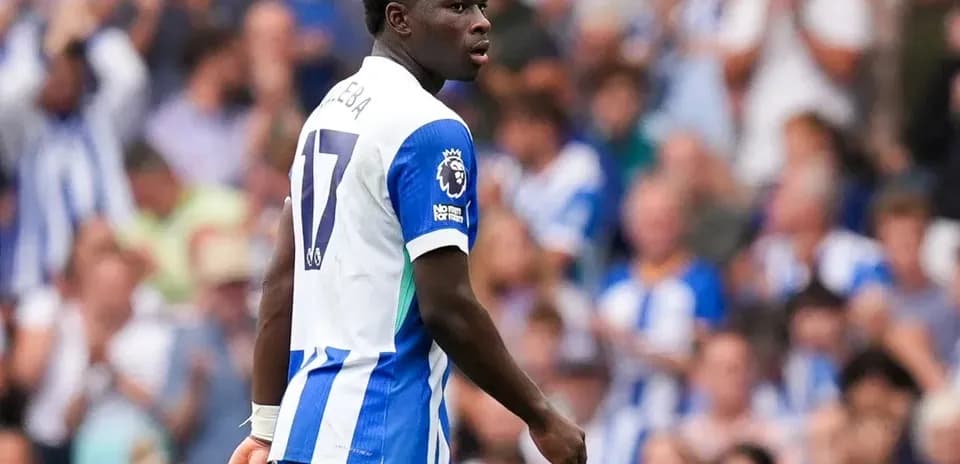 Player wearing number 17 during match in stadium