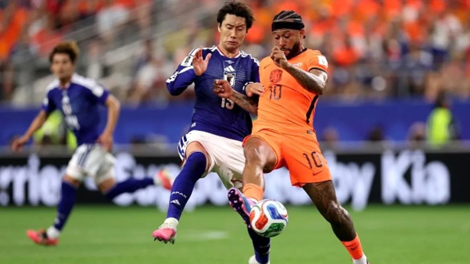Players competing during Netherlands vs Japan match