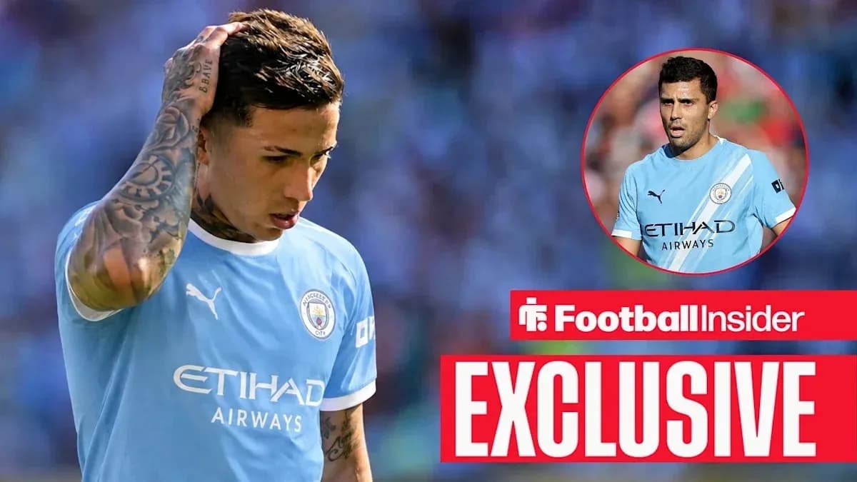 Player in Manchester City kit during match action
