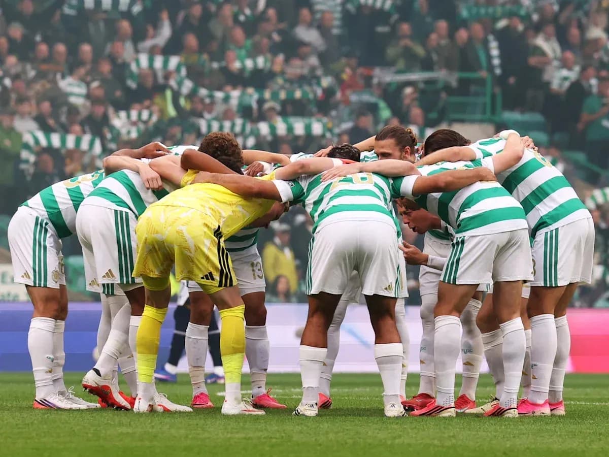 Celtic players in huddle before match