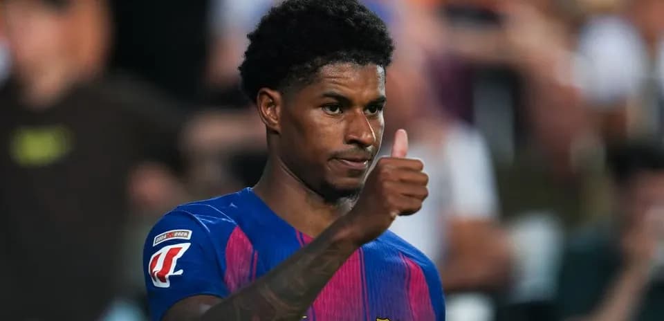 Player giving thumbs up during match