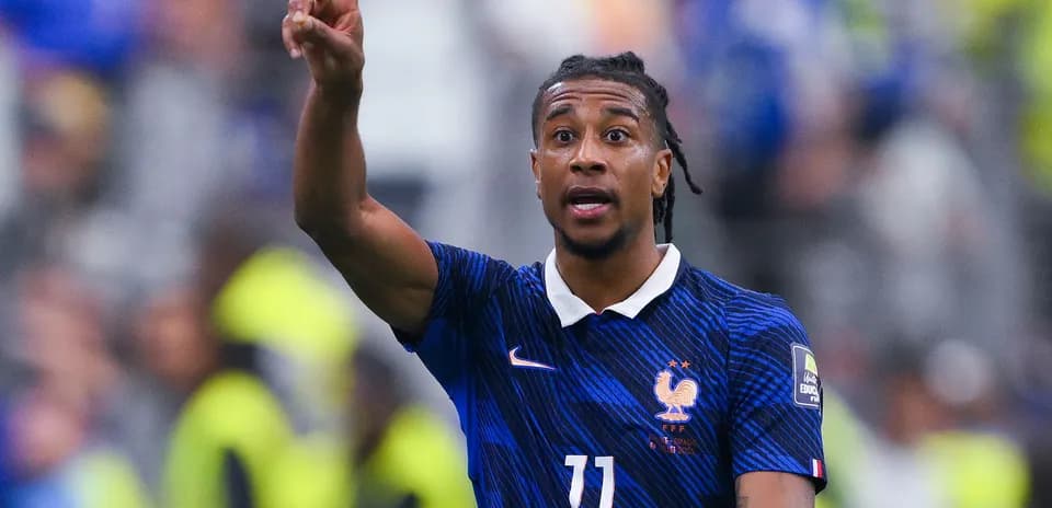 Player gesturing during international match for France