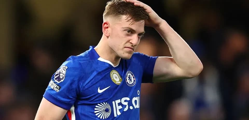 Chelsea player looking frustrated on the pitch