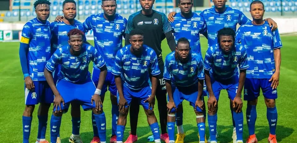 Plateau United team posing for a photo