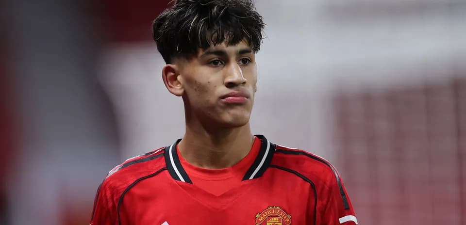 Player in Manchester United kit during match