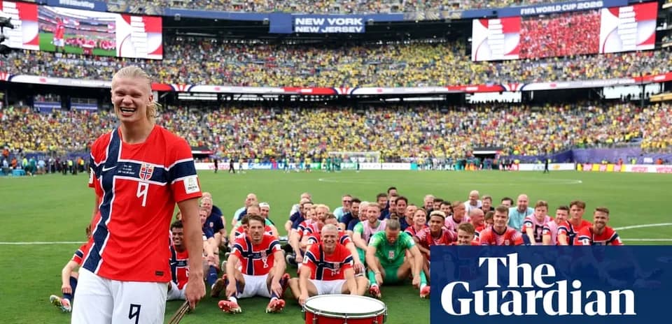 Norwegian team celebrating on field after match