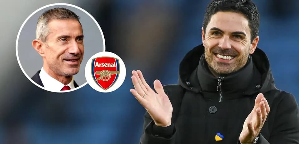 Mikel Arteta applauding during Arsenal match