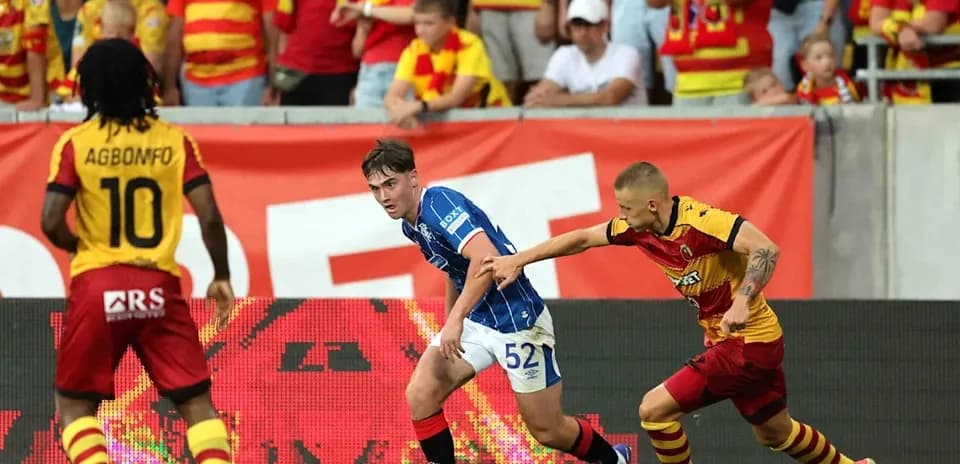 Jagiellonia players competing against Rangers