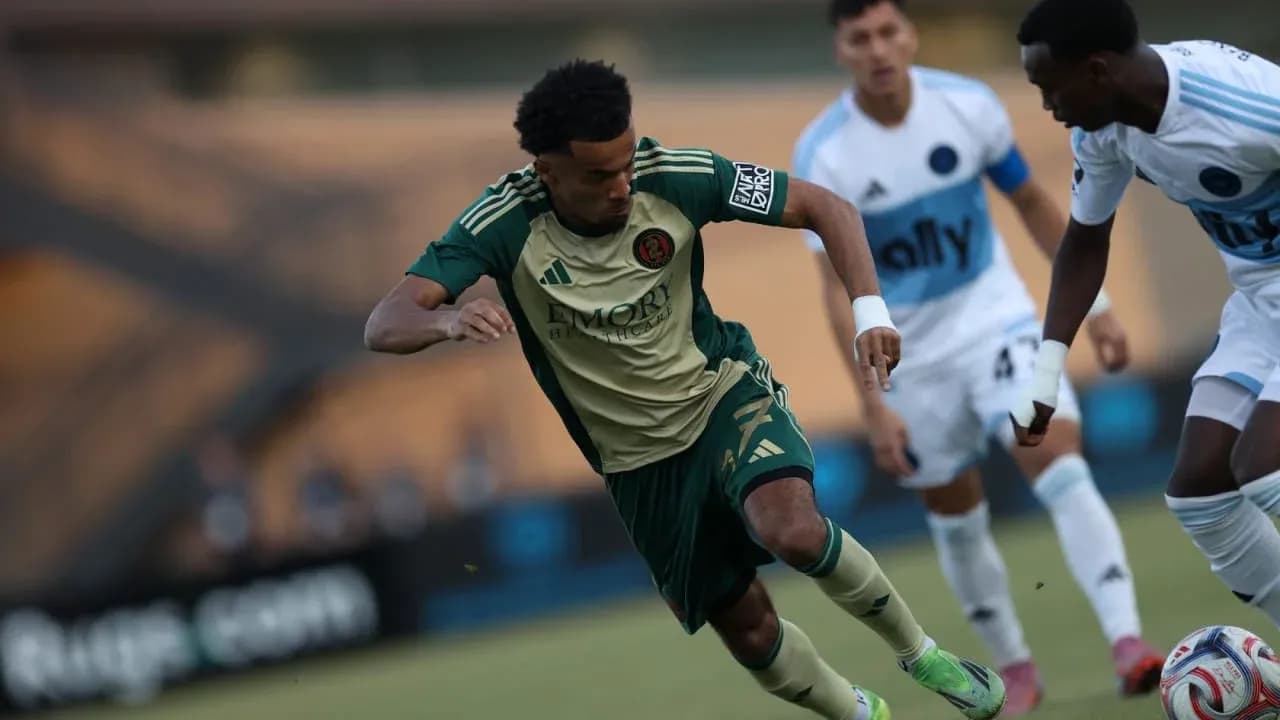 Atlanta United II player dribbling against opponent