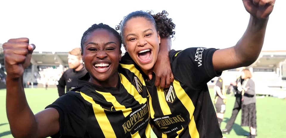 Häcken players celebrating victory on the field