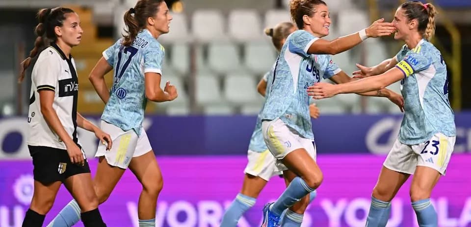 Juventus Women celebrating a goal against Parma