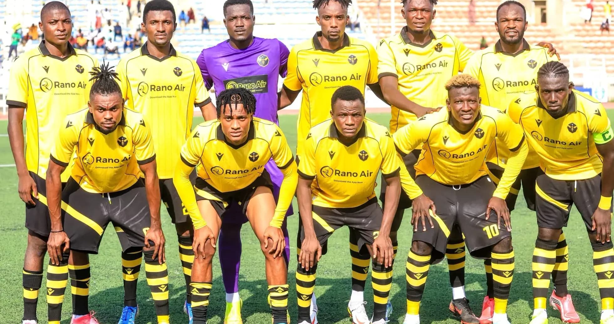 Ranchers Bees team lineup before the match