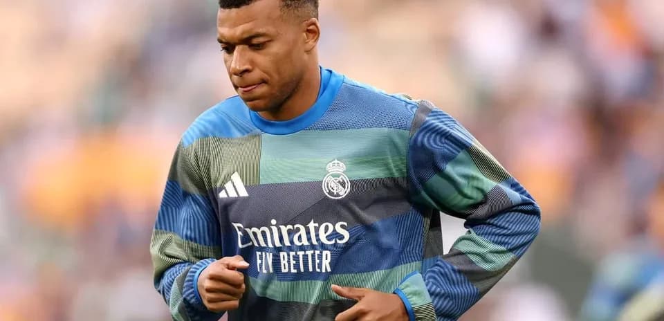 Player warming up in Real Madrid training kit