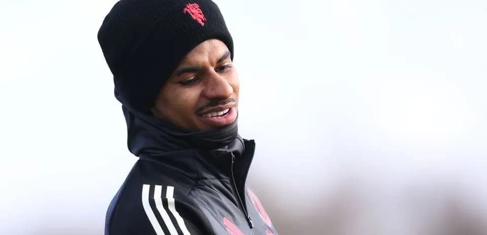 Player wearing a beanie during training session