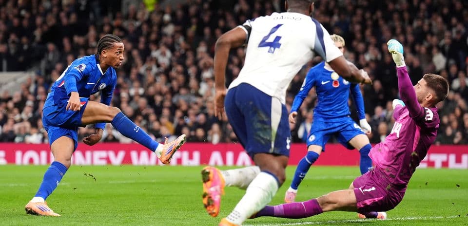 Chelsea player shooting during match against Tottenham