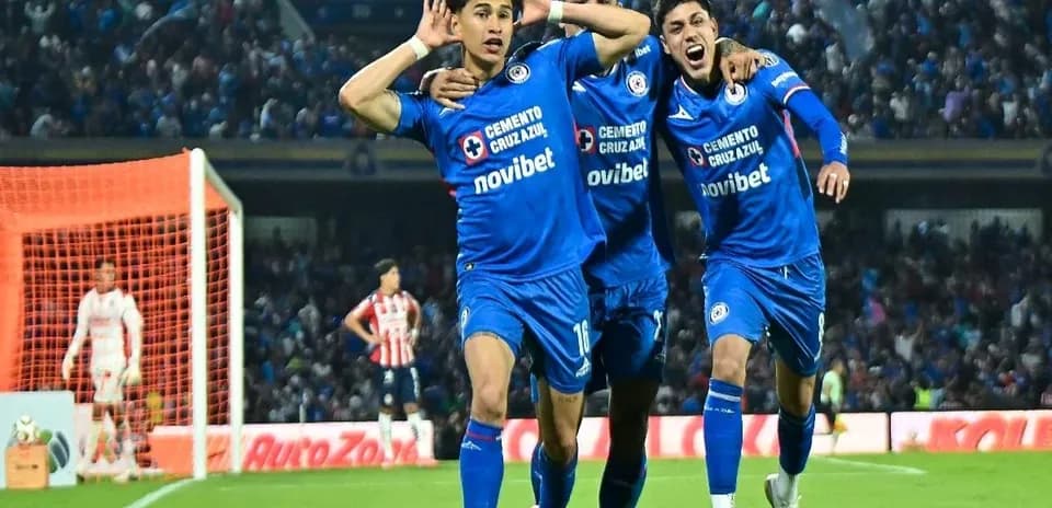 Cruz Azul players celebrating a goal during match