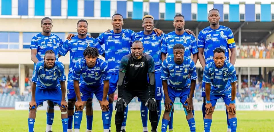 UDIB team photo before CAF Confederation Cup match