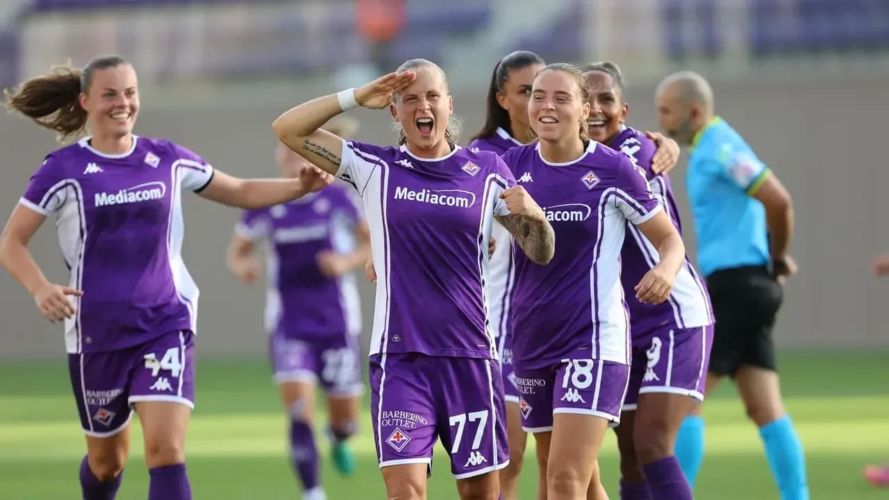 Fiorentina players celebrating a goal