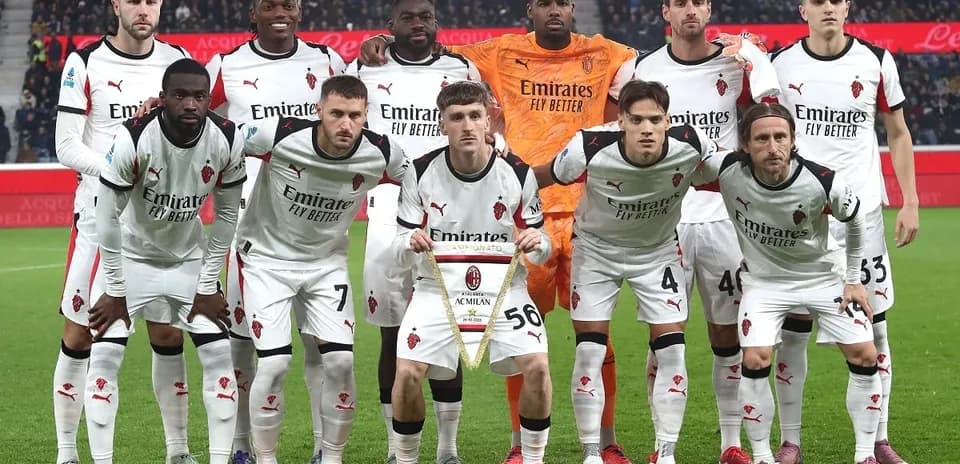 AC Milan team photo before Serie A match