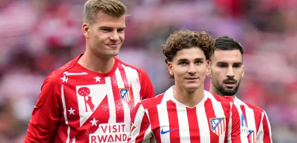 Atletico Madrid players on the pitch before match