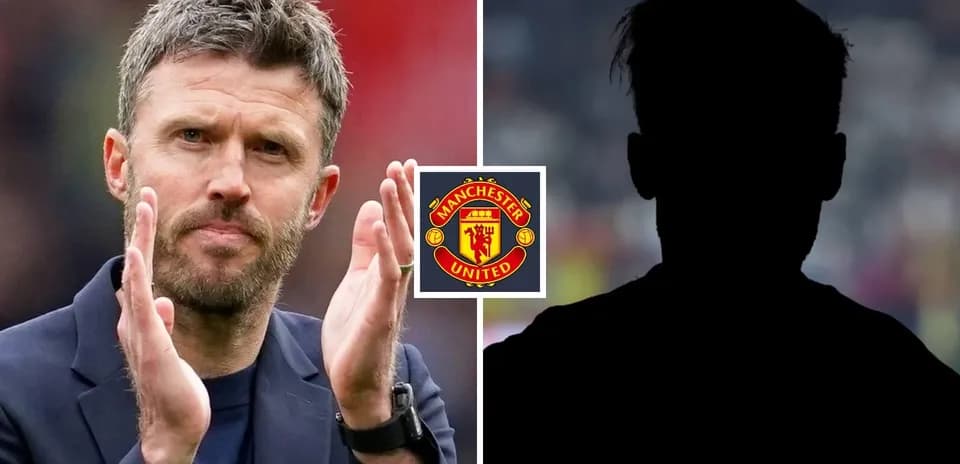 Manager applauding with Manchester United logo displayed