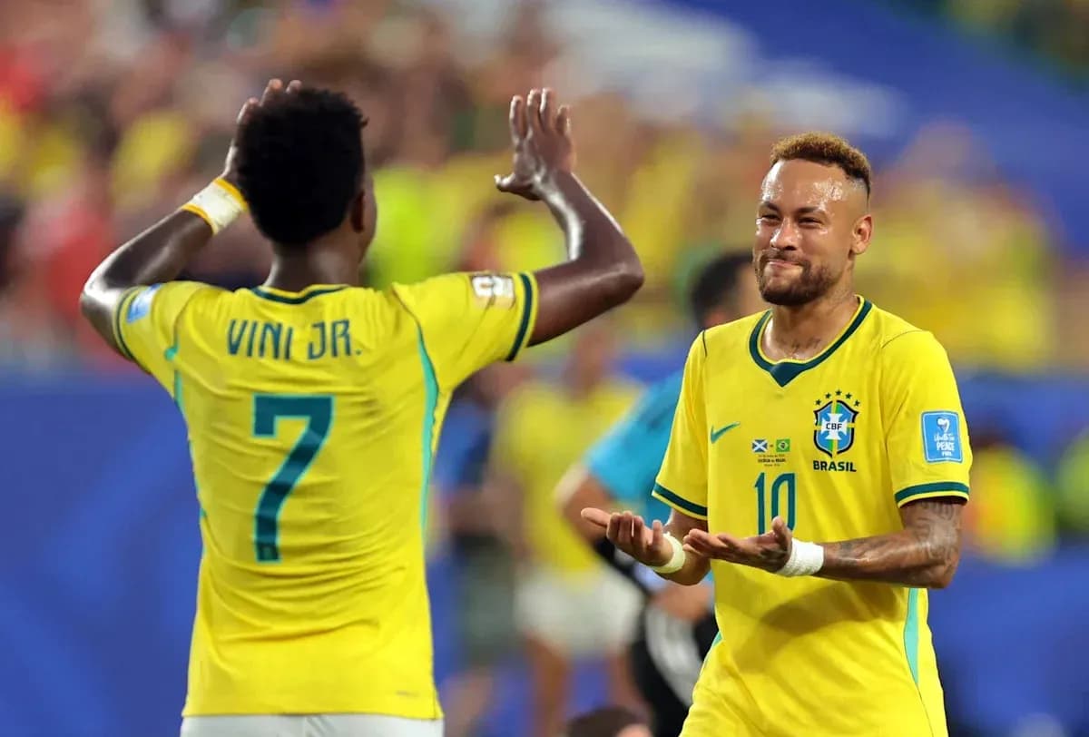 Neymar and Viní Jr. celebrating during match