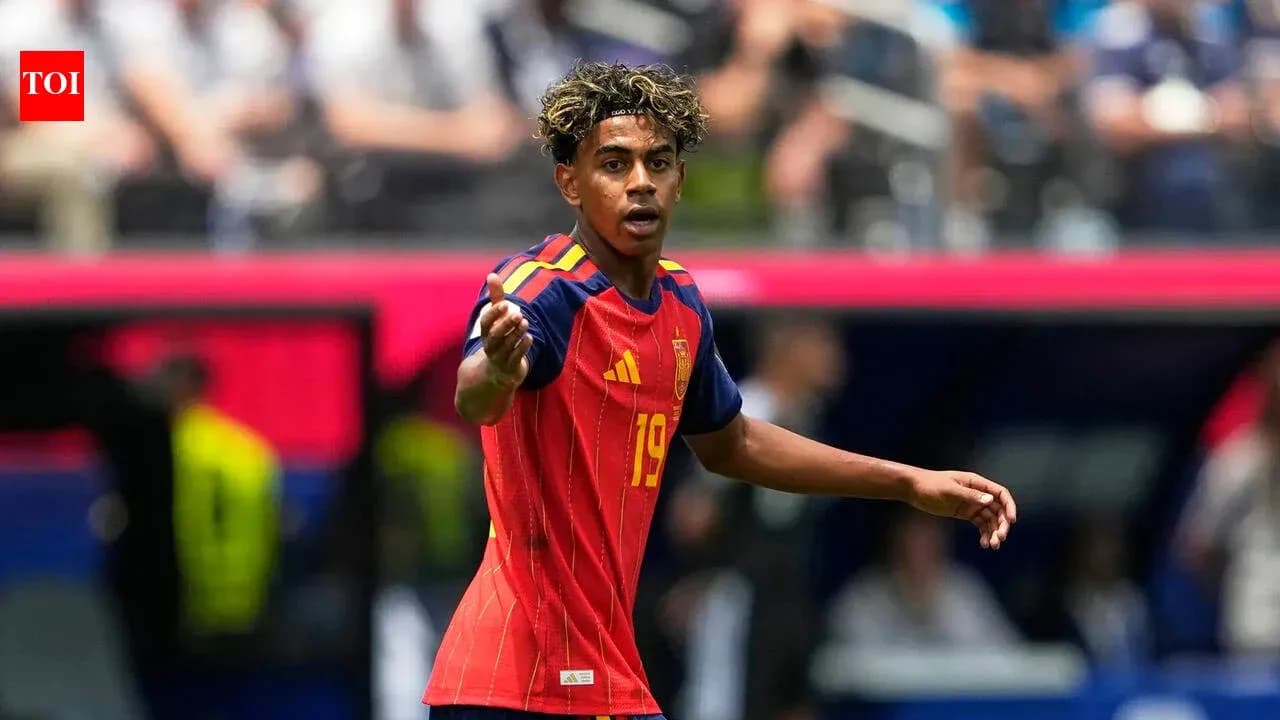 Player in Spain kit gesturing during match Player in Spain kit gesturing during match