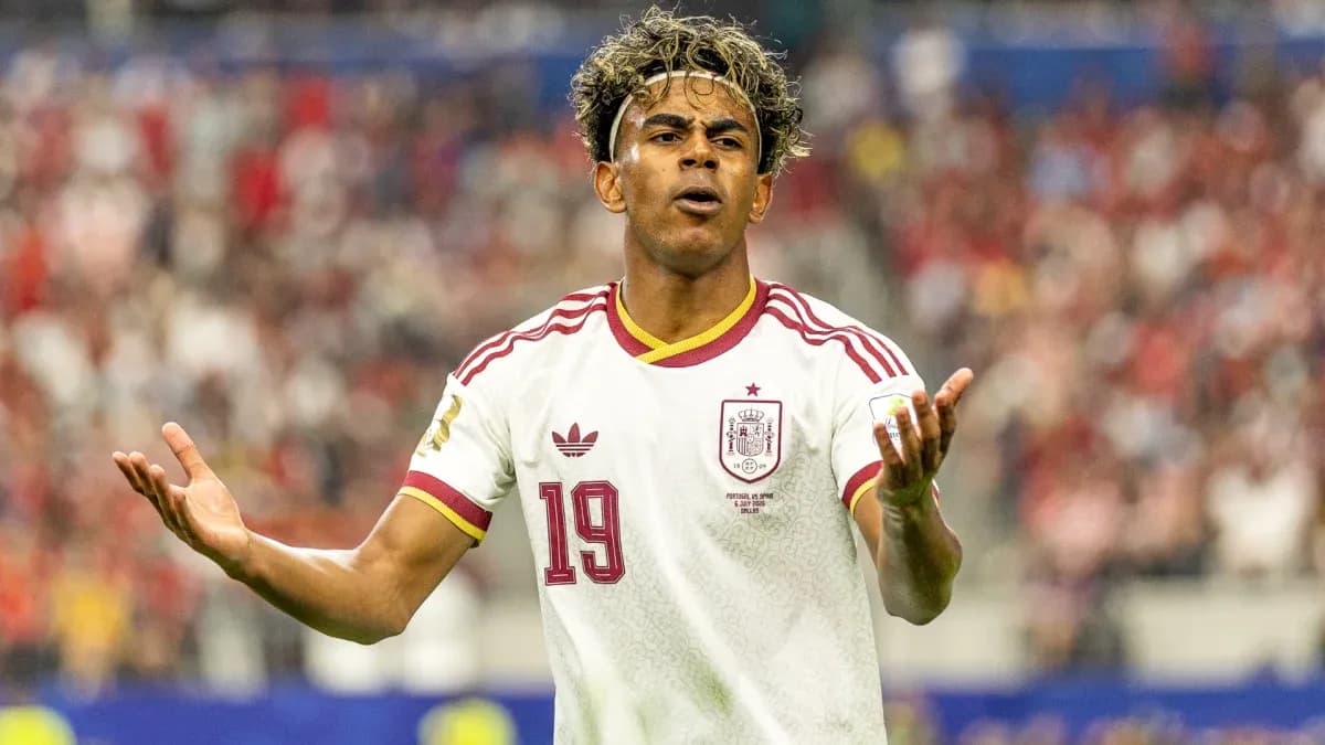Player gesturing during a match in Spain kit Player gesturing during a match in Spain kit