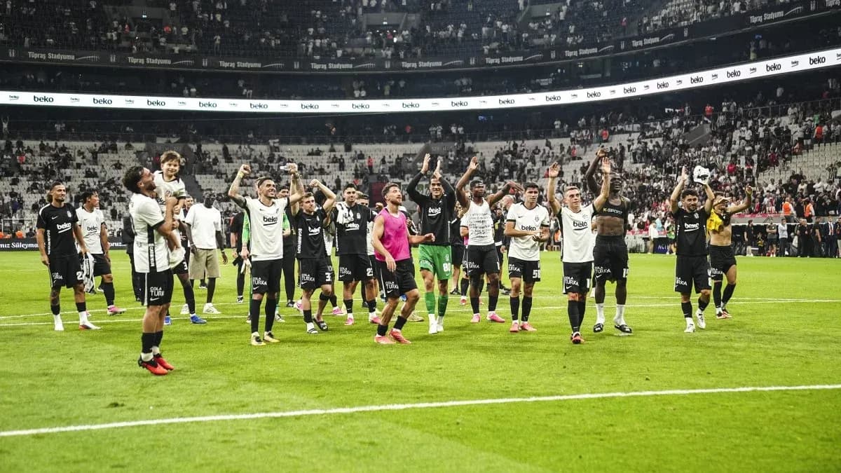 Beşiktaş players celebrating after the match Beşiktaş players celebrating after the match