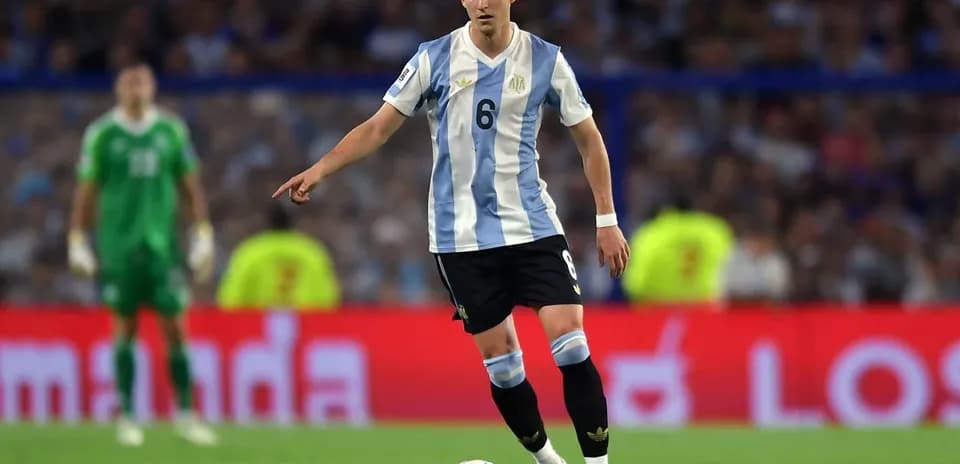 Argentinian player with ball during match action Argentinian player with ball during match action