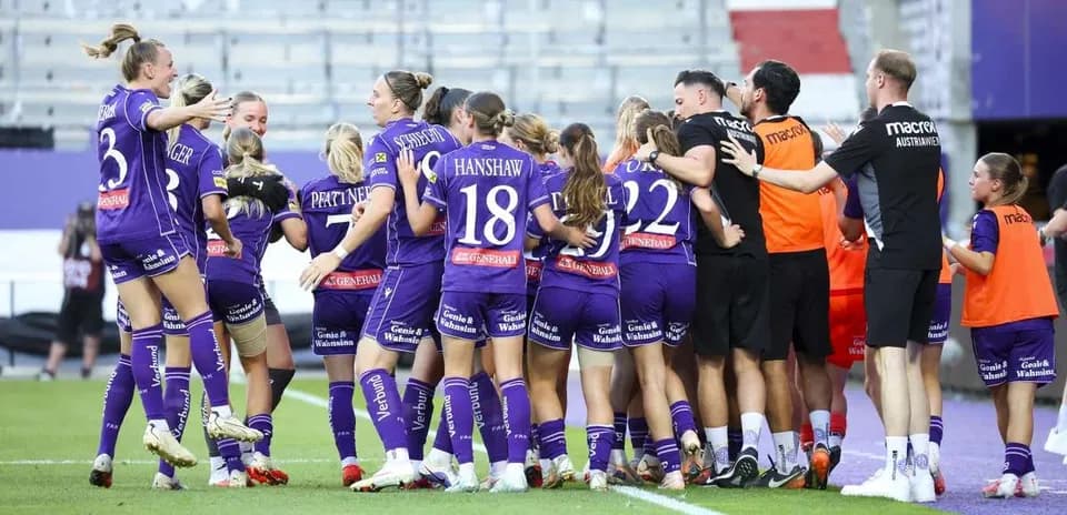Austria Wien W team celebrating a goal Austria Wien W team celebrating a goal