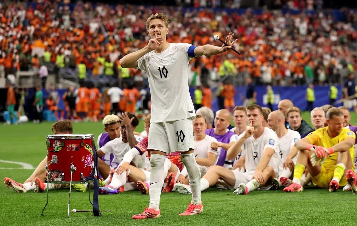 Player signaling silence with teammates seated behind Player signaling silence with teammates seated behind