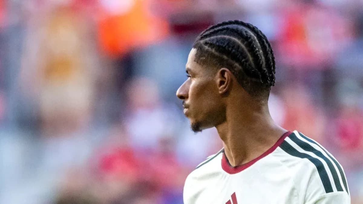 Player with braided hair during a match Player with braided hair during a match