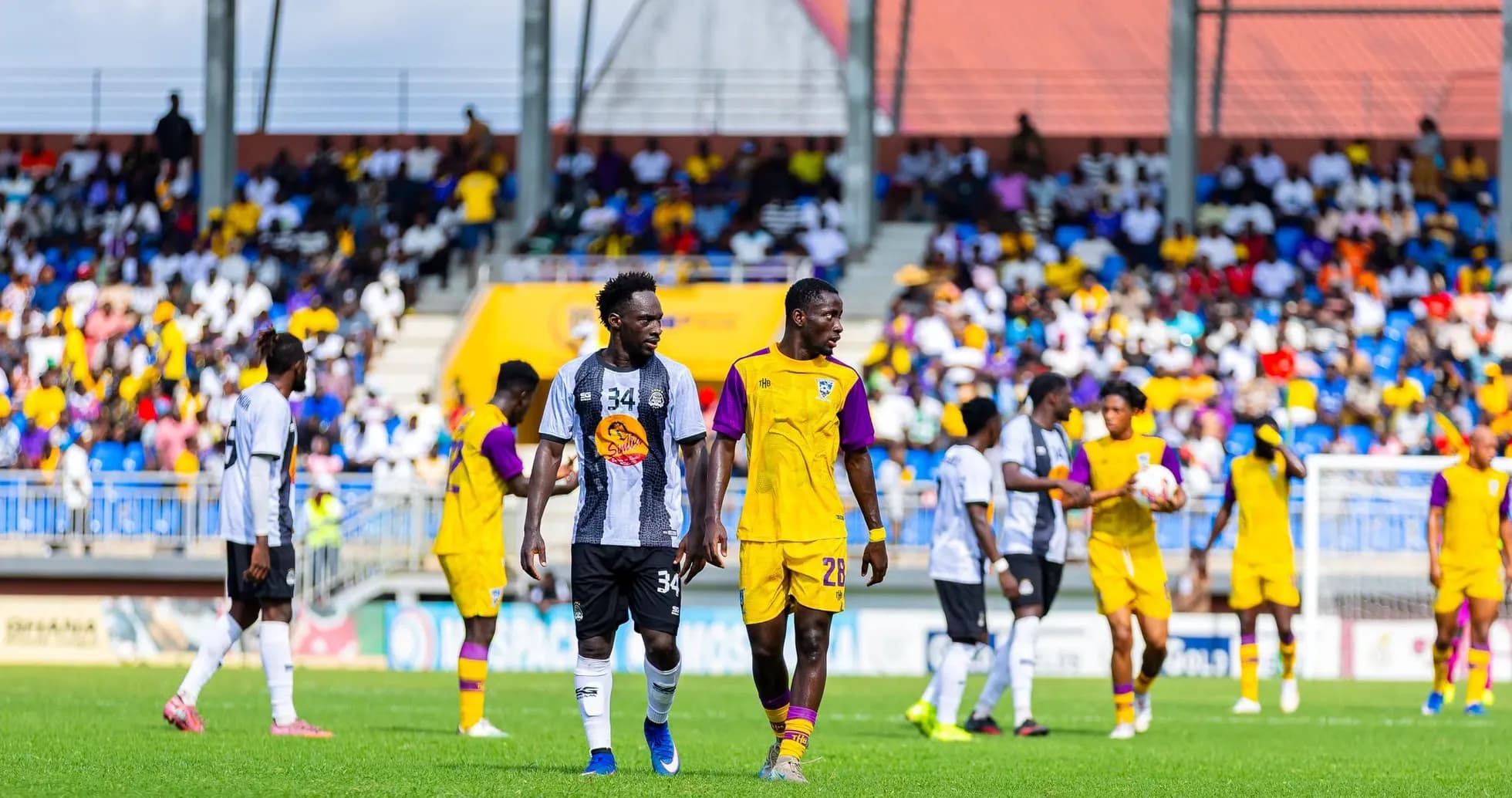 Players from TP Mazembe and Medeama during match Players from TP Mazembe and Medeama during match