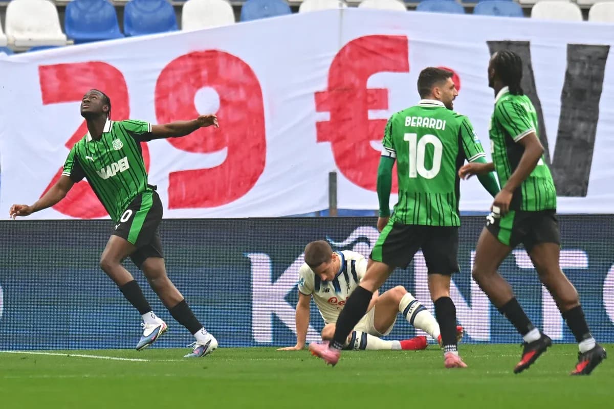 Sassuolo players celebrating during match against Atalanta Sassuolo players celebrating during match against Atalanta