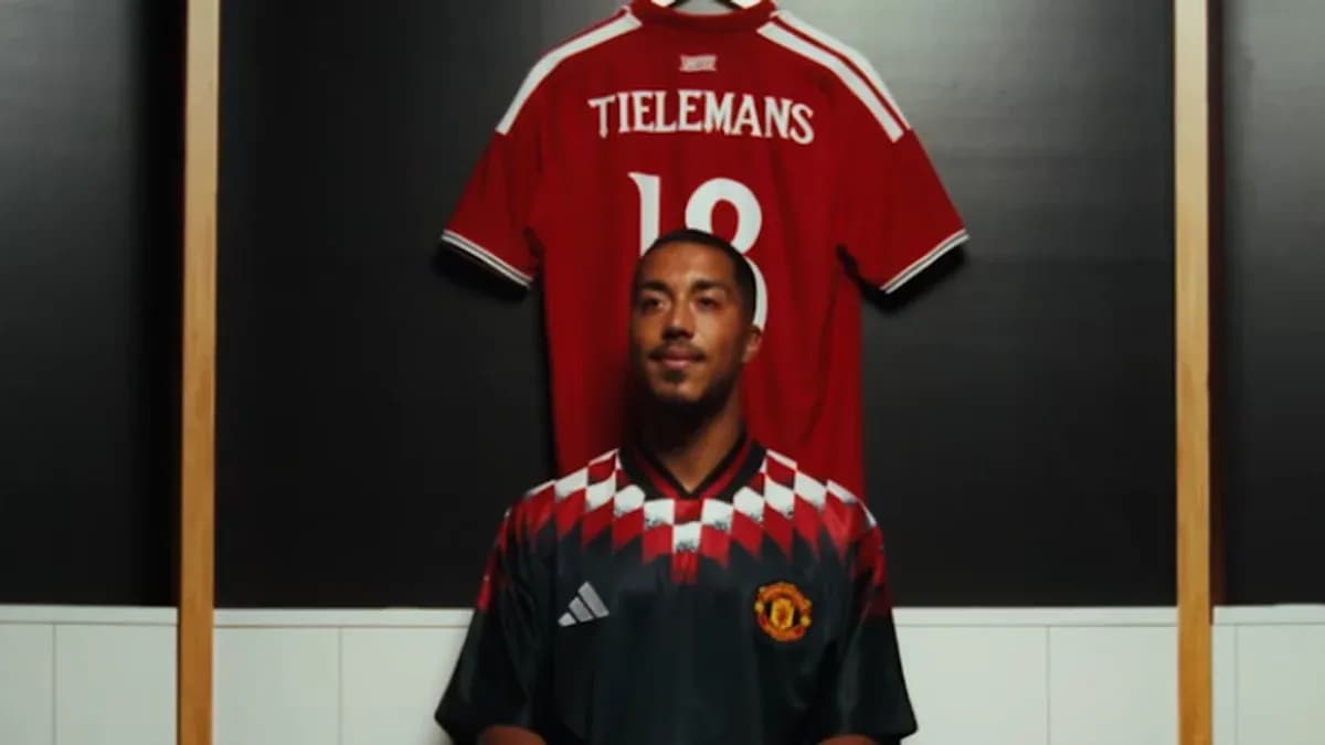 Player in Manchester United jersey with Tieleman's shirt Player in Manchester United jersey with Tieleman's shirt