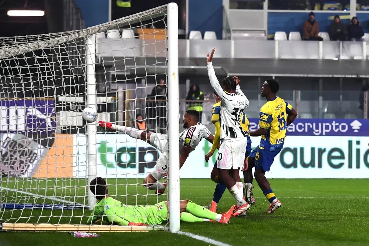 Goal attempt during Juventus vs Parma match Goal attempt during Juventus vs Parma match