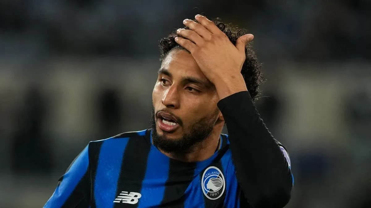 Player in Atalanta jersey during match action Player in Atalanta jersey during match action