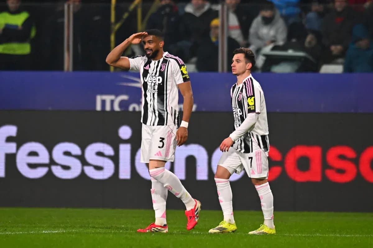 Juventus players celebrating during Serie A match Juventus players celebrating during Serie A match