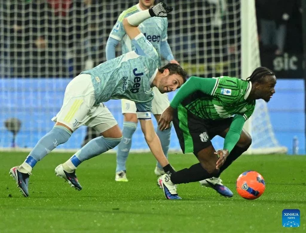 Player challenging for the ball during Sassuolo vs Juventus Player challenging for the ball during Sassuolo vs Juventus