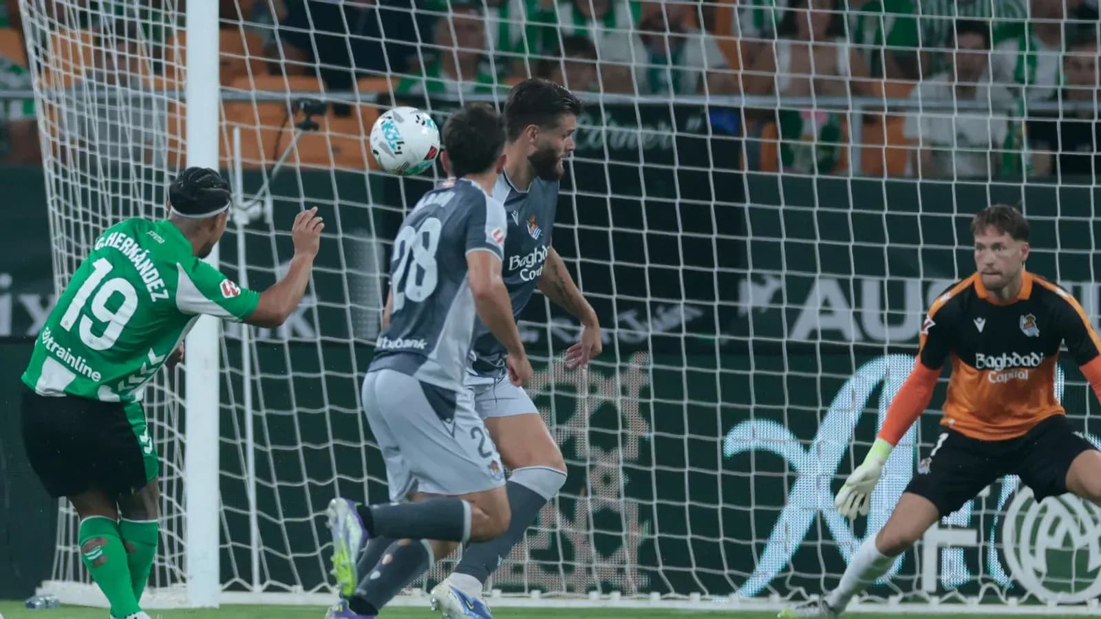 G. Hernández scoring against Real Sociedad G. Hernández scoring against Real Sociedad
