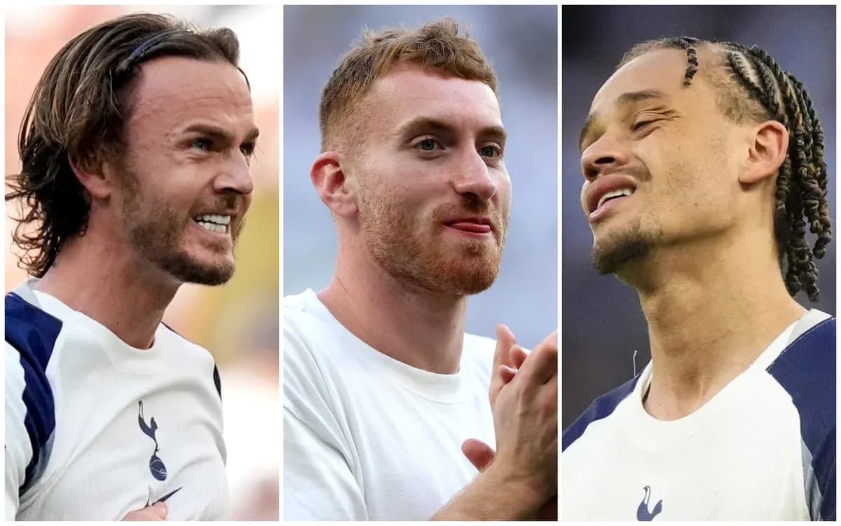 Three Tottenham players during pre-match warm-up Three Tottenham players during pre-match warm-up