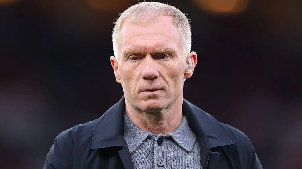 Manager on the sidelines before the match Manager on the sidelines before the match